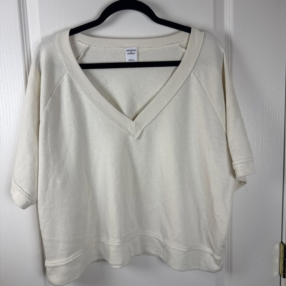 Melrose and Market Cream V Neck Top Sz L Raw Edge Sleeves Nordstrom Casual